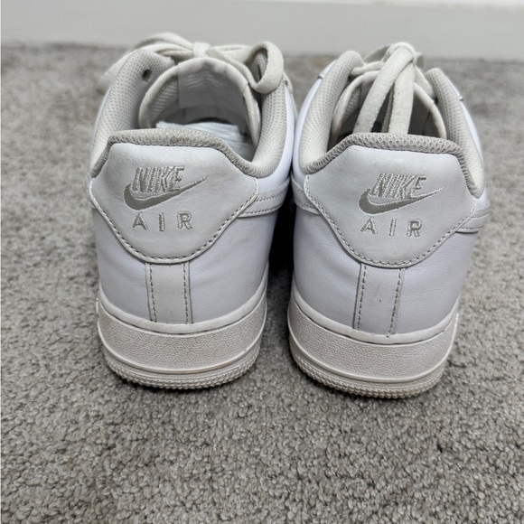 Nike Air Force One White Classic Sneakers with Leather Upper - Picture 7 of 10